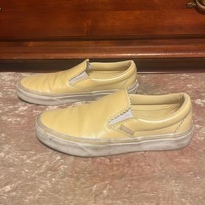 VANS Pearl Pastel Yellow Classic Leather Slip-On Shoes $60 GUC Wmn 5
